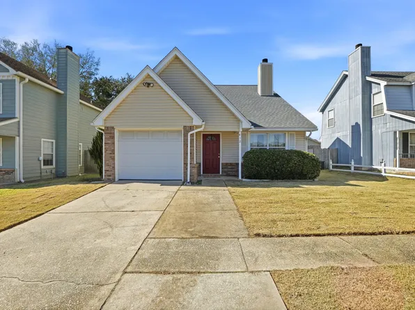 412 Woodland Park Cir, Mary Esther, FL 32569
