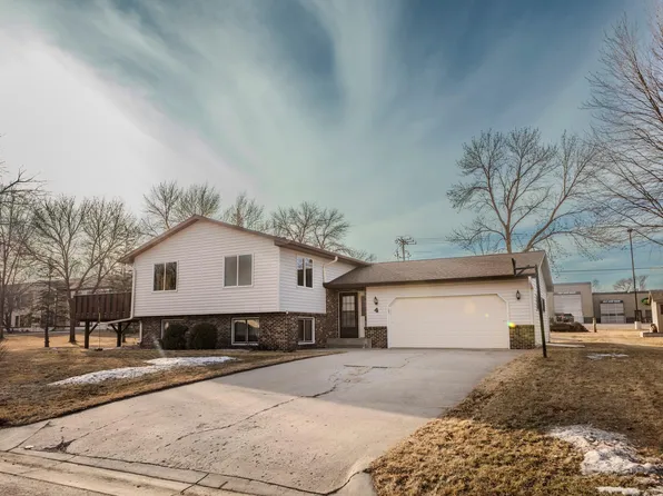 4 Thomas St, Morris, MN 56267