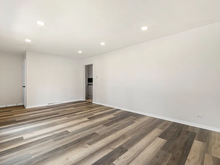 116 Kingston Pl — Photo 6
