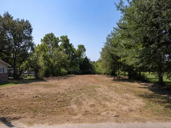 708 E Elm St, Winnsboro, TX 75494