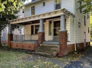 1590 Wood Rd, Cleveland Heights, OH 44121