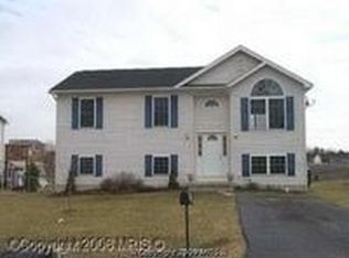 393 Universe Dr, Martinsburg, WV 25404