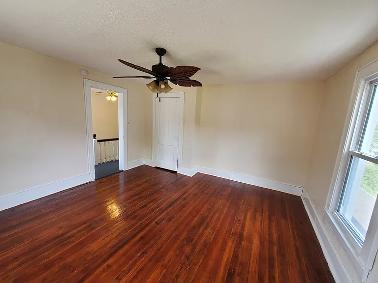 1419 Windsor Ave — Photo 15