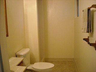 3rd image of 605 Sylvandale Ave
