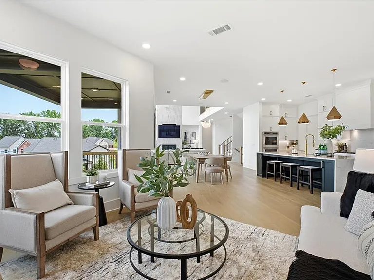 4510 Hawthorn Cir — Photo 18