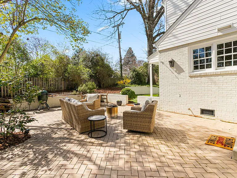 203 Elmwood Dr — Photo 36