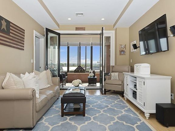 4th image of 152 Old Colony Ave Unit 24