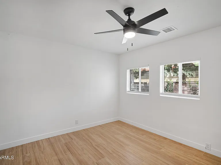 4028 E Edgemont Ave — Photo 21