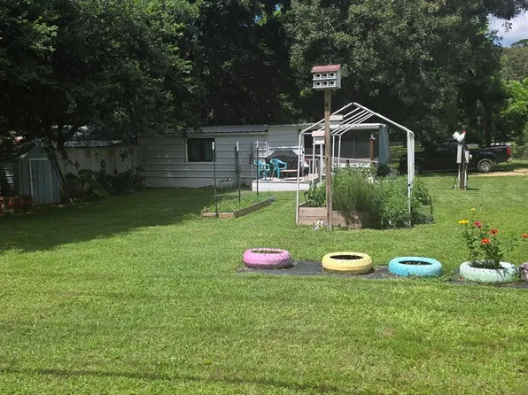 11 Pine Rd W, Coldspring, TX 77331