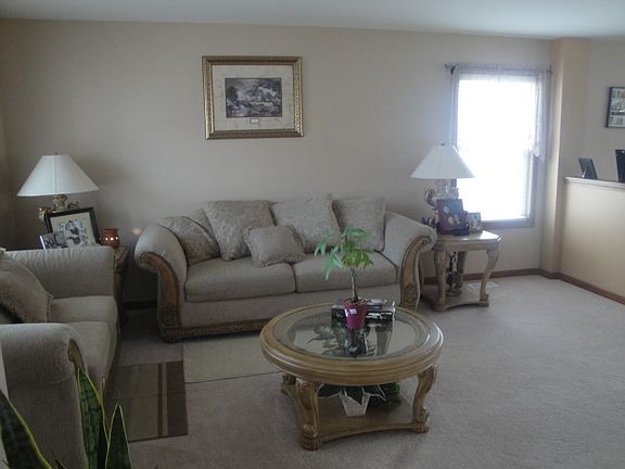 3rd image of 1722 Stonegate Dr