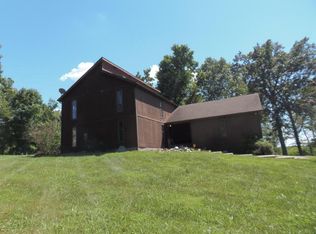 221 Fireside Dr, Brandenburg, KY 40108