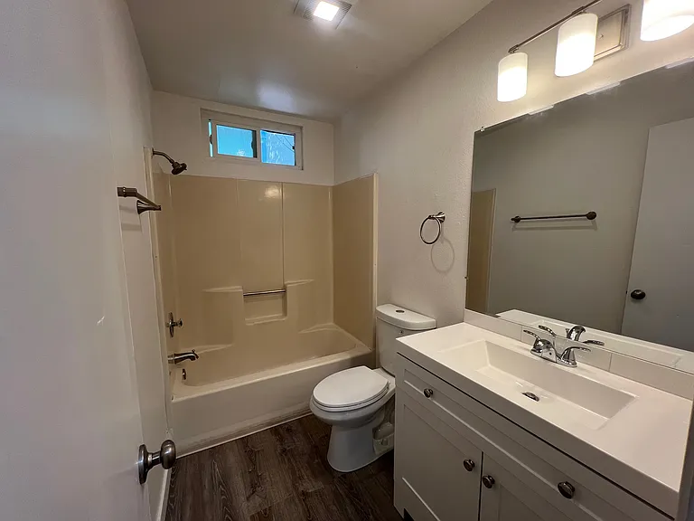 280 Wells Ave #P — Photo 8