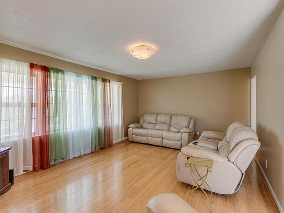 4th image of 112 Briarwood Dr