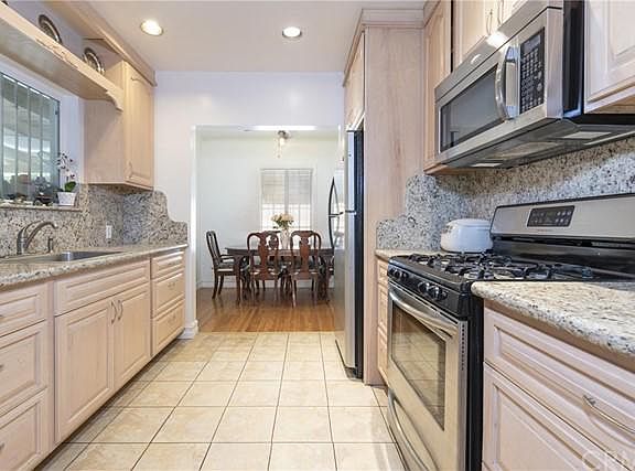 5th image of 2255 Highbury Ave