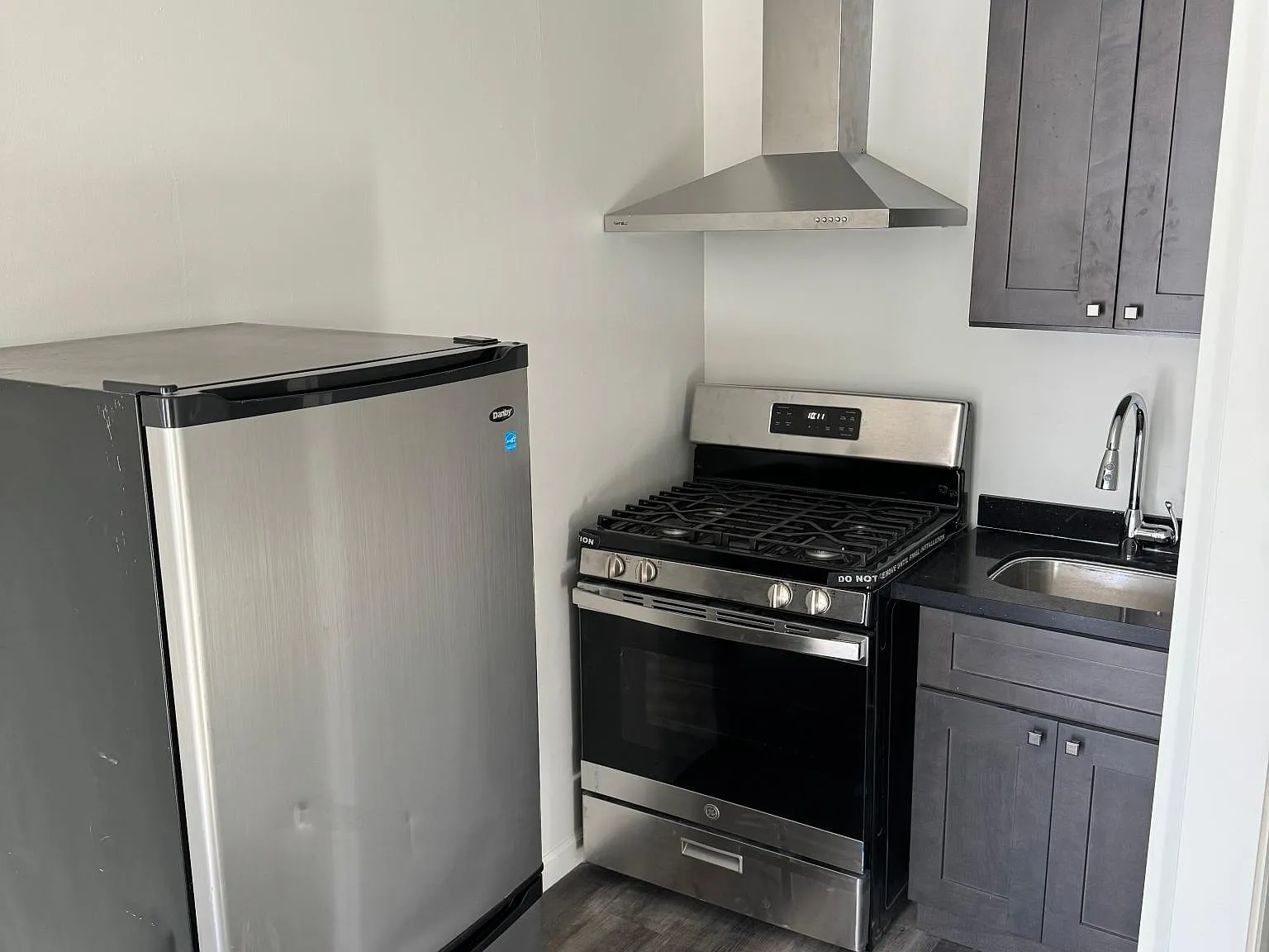Studio, $1,600 — Photo 4