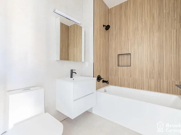 3308 Glenwood Rd #21 — Photo 3