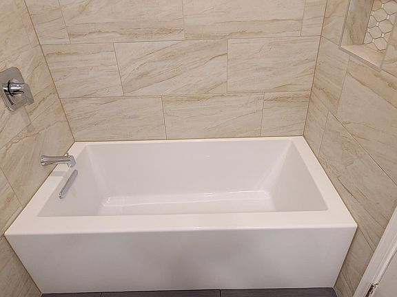 2nd image of 216 N Somerset Ln APT 1G