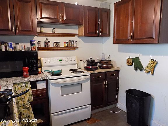 2nd image of 1225 Selma Ave