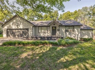 7328 Booth St, Prairie Village, KS 66208