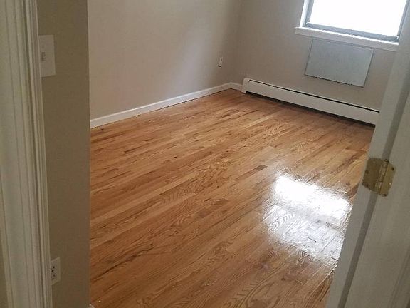 5th image of 598 E 164th St #3