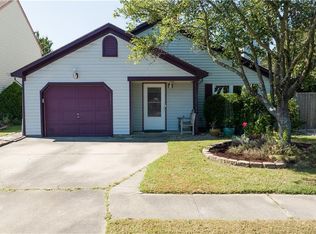 5896 Glen View Dr, Virginia Beach, VA 23464