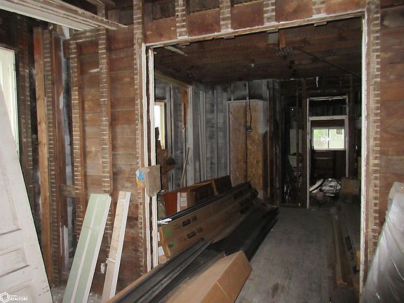 5th image of 1112 High St