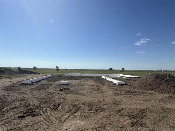 153 Mulberry Loop NE, Minot, ND 58703