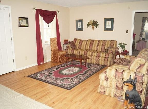 4th image of 4628 Longbriar Dr