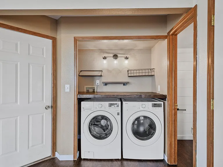 5055 Galileo Dr — Photo 10