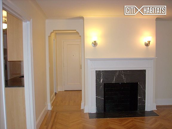 3rd image of 210 E 68th St APT 16L