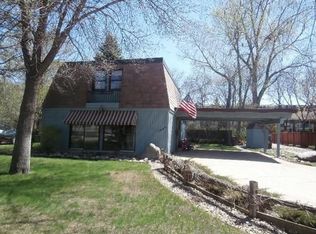 1590 McClellan Dr, Huron, SD 57350