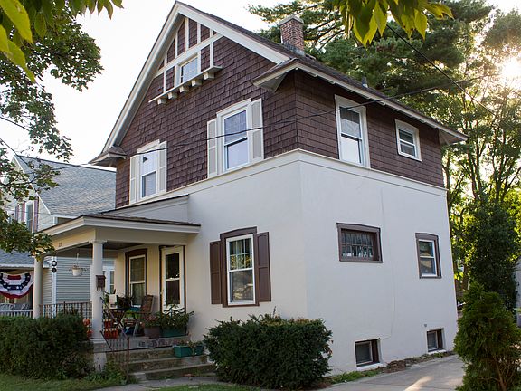 2nd image of 215 Ives Ave SW