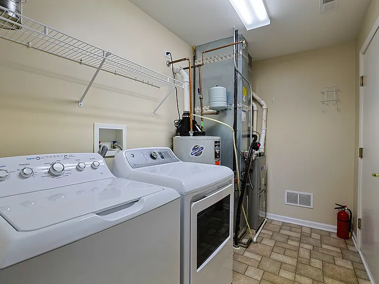 14021 Beaver Dam Ln #14021 — Photo 17