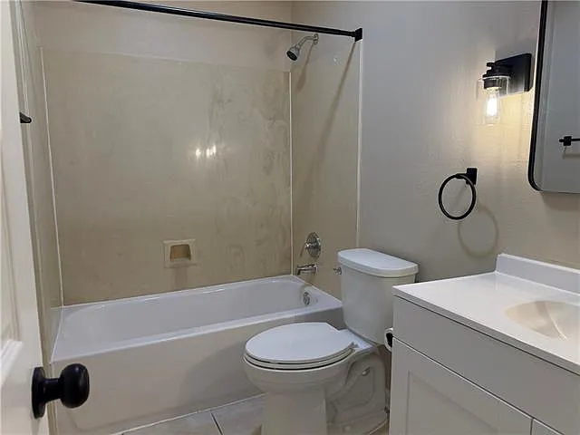7820 Windward Ct — Photo 11