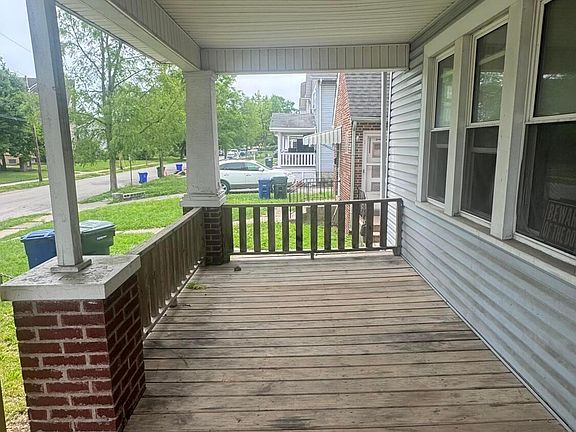 4th image of 581 S Harris Ave