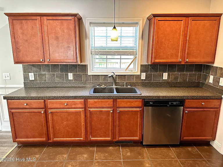 103 Meadowview Rd — Photo 11