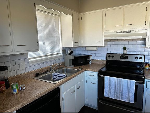 3rd image of 9351 Ballentine St