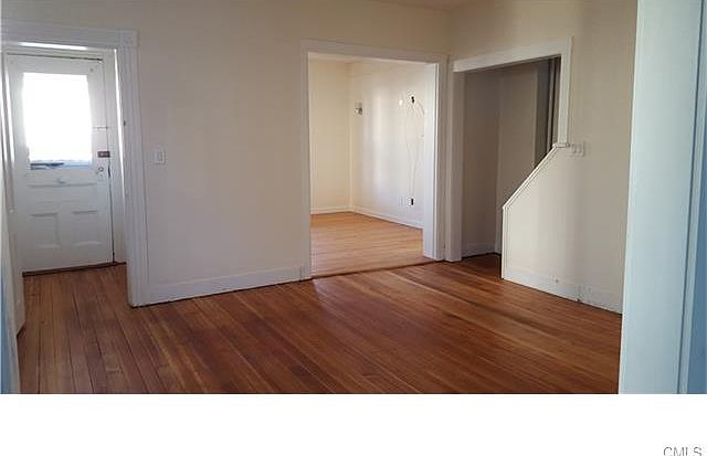 2nd image of 28 Oak Ave