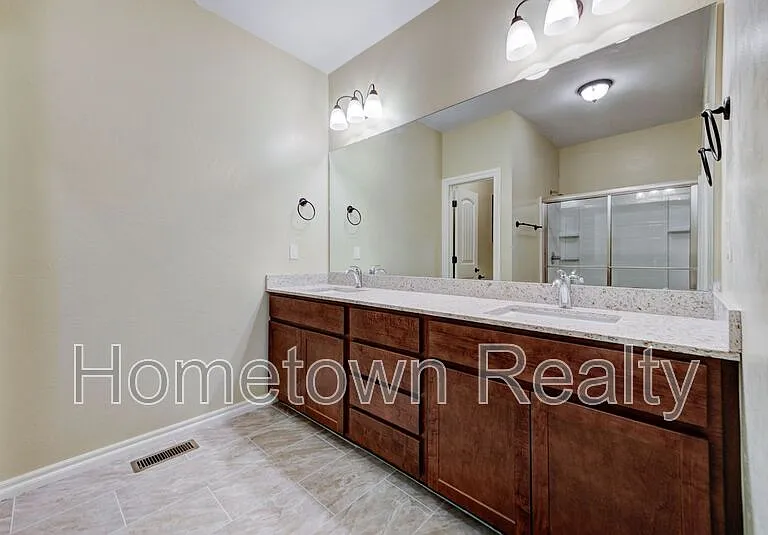463 S Fretz Ave — Photo 27