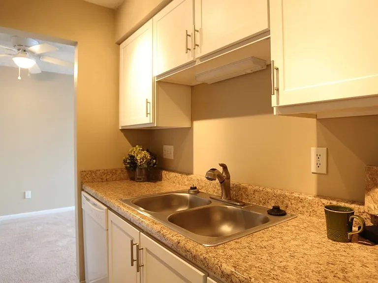 Stadium View Apartments — Photo 4