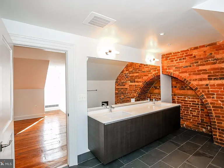 3009 M St NW #2 — Photo 24
