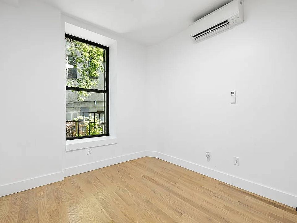2nd image of 1027 Putnam Ave #B