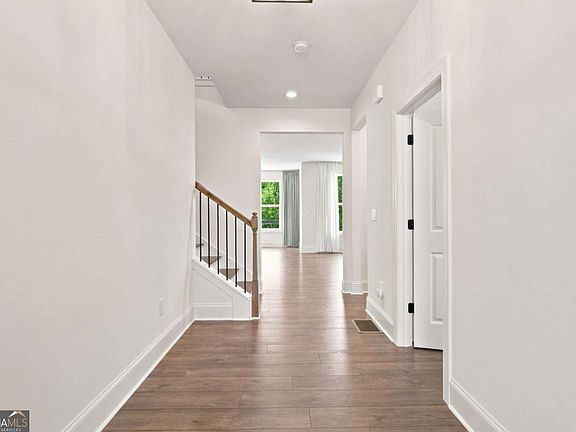 4th image of 163 Spaulding Ln