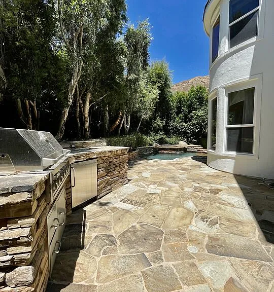 991 Deerhill Rd — Photo 28