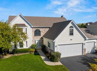 835 Queens Gate Cir, Sugar Grove, IL 60554