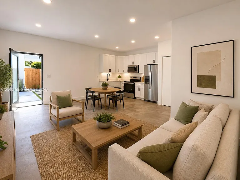 4605 N Miami Ave — Photo 8
