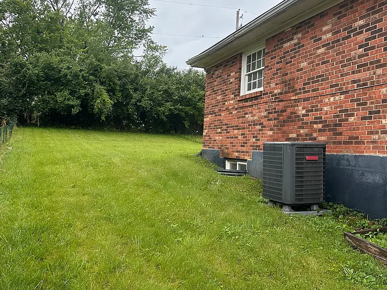1274 Centre Pkwy — Photo 7