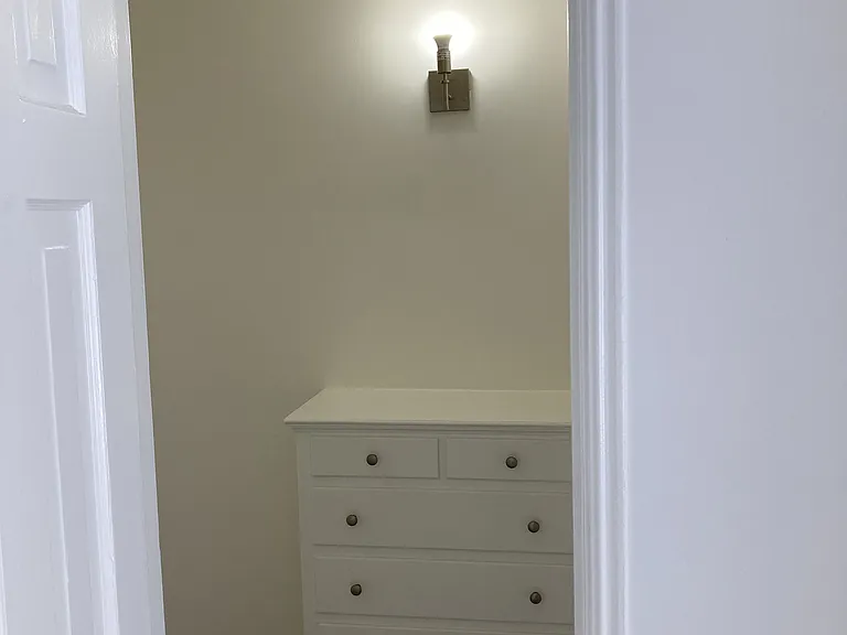 427 Montana Ave #22 — Photo 2