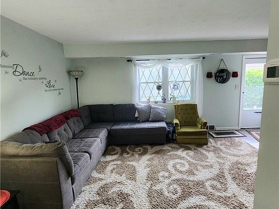 4th image of 4211 Dennis Ln