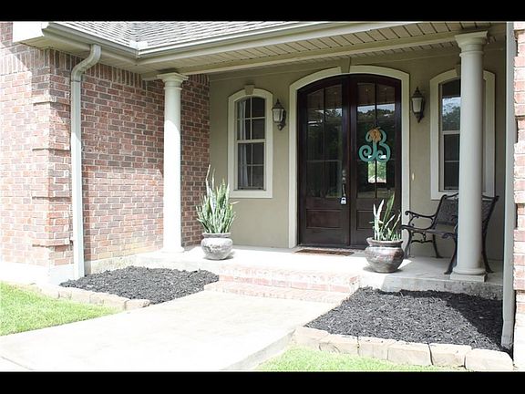 4th image of 1326 Ravenhurst Dr
